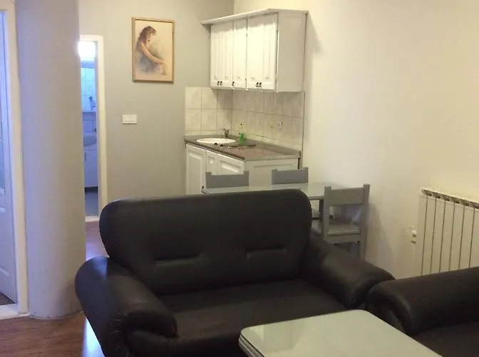 Br.1 아파트 비옐리나